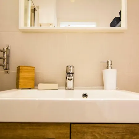 Reina Marina Tatil Evi